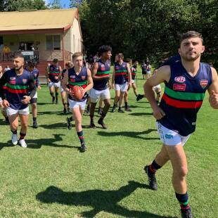 Seniors v Heidelberg West